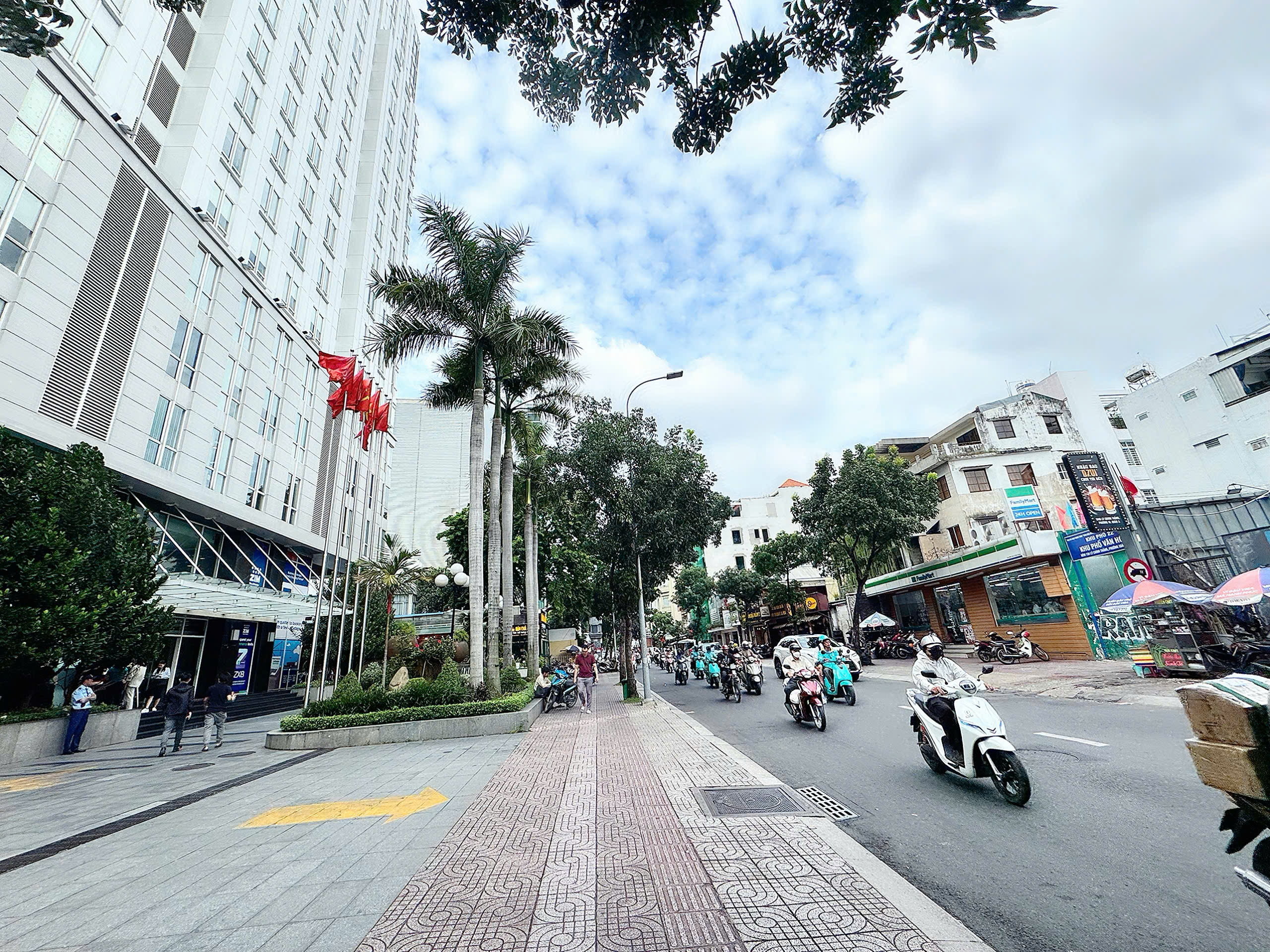 BÁN NHÀ 4 TẦNG - MT Đ. LÝ CHÍNH THẮNG, QUẬN 3 - HDT 60TR/TH - DUY NHẤT NHÀ BÁN  * LH GIANG GIANG:0938676685