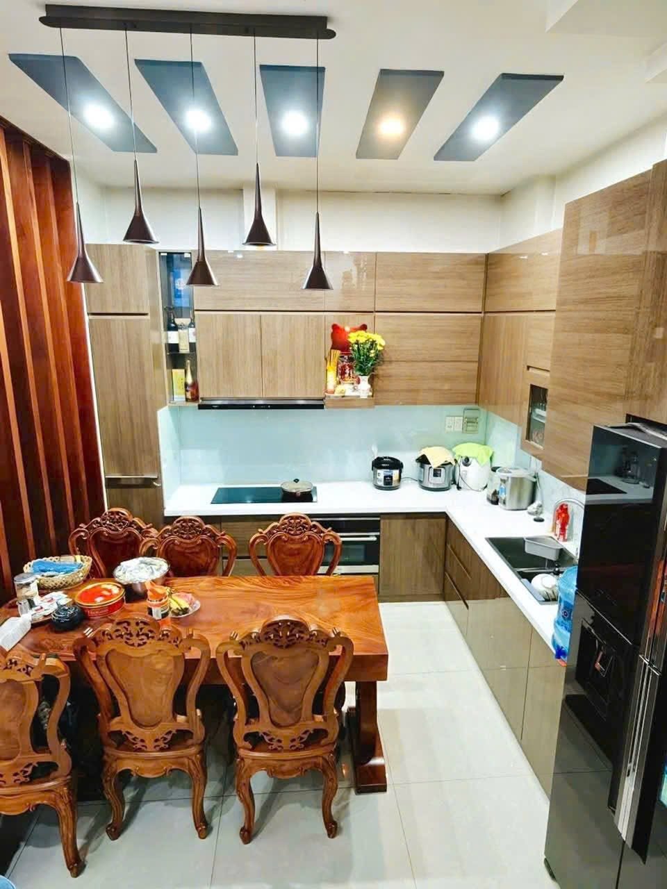Mặt tiền 4 tầng xe hơi, trung tâm Quận 8, 5x20, chỉ 7 tỷ nhỉnh