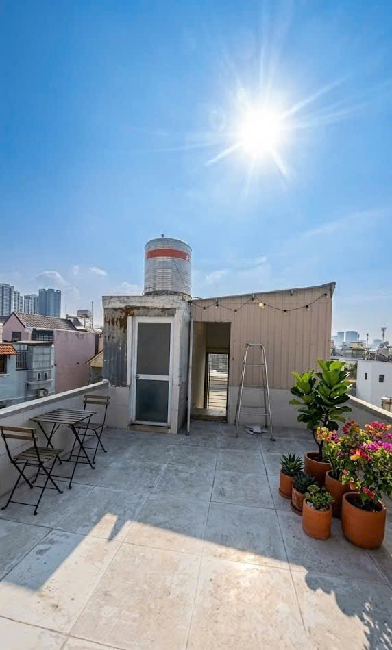 Bán nhà hẻm Ô tô Lạc Long Quân, QUẬN TÂN BÌNH, 4 x 16m (61 m2), giá 10.5 tỷ