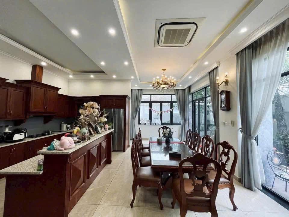 Biệt thự mặt tiền Trương Đình Hội 24x40, 960m2, giảm mạnh 7 tỷ