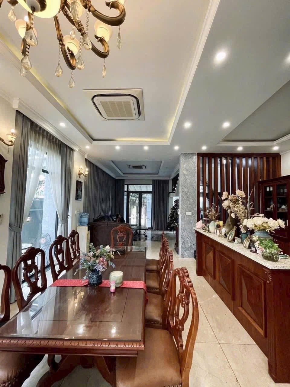 Biệt thự mặt tiền Trương Đình Hội 24x40, 960m2, giảm mạnh 7 tỷ