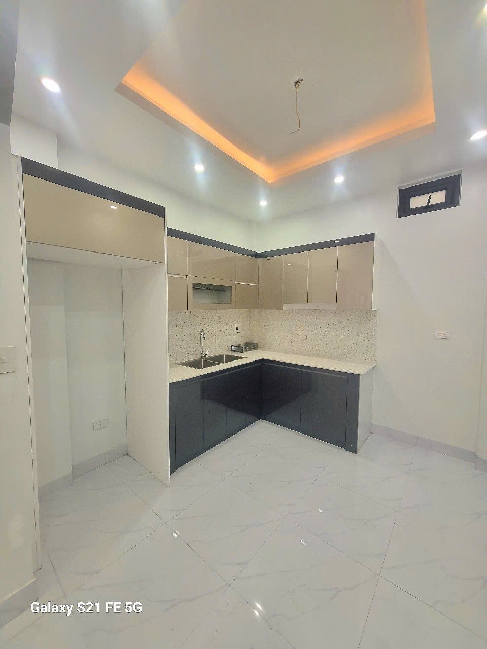 bán nhà kì bá, 3 tầng mới đẹp, giá nhỉnh 2 tỷ