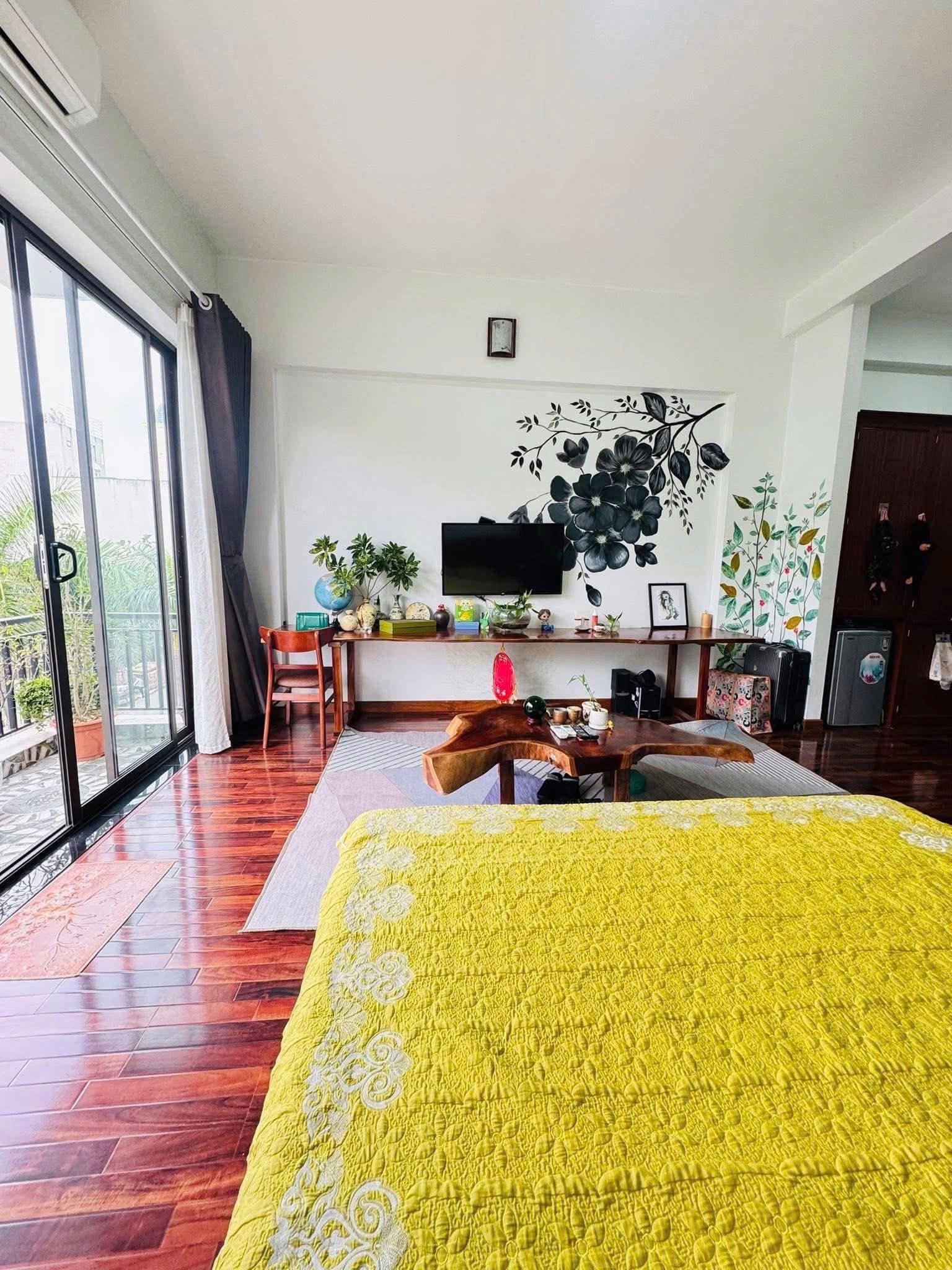 Bán nhà 4 tầng mặt phố Phùng Chí Kiên, ph Tân Bình, TP HD, 75m2, mt 5m, 4 ngủ, vị trí đẹp chỉ 6.x t