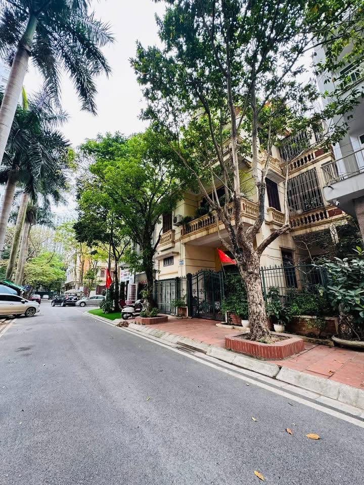 Nhà Ngọc Thụy long Biên 15 tỷ ô tô vỉa hè 80m ở thích