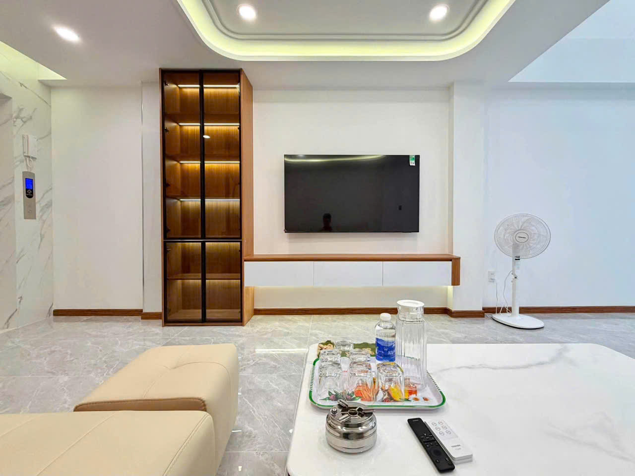 CẦN BÁN NHÀ XÂY MỚI CAO CẤP – HẺM XE HƠI BẠCH ĐẰNG, PHƯỜNG BÌNH THẠNH. LH:0909964978.