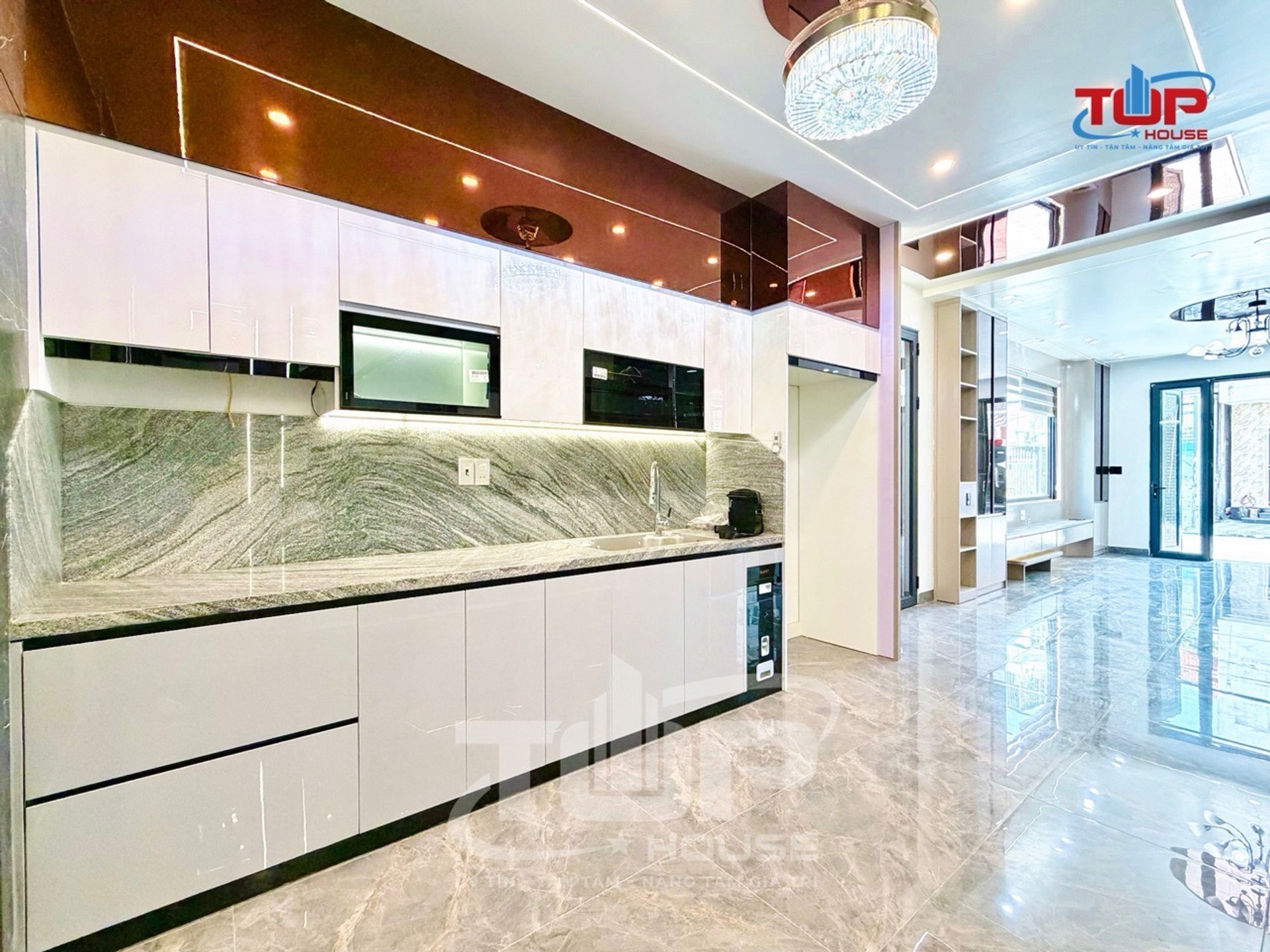 Nhà mới mặt đường Đằng Hải - Tuyến 3 Lê Hồng Phong, lô góc 2 mặt thoáng, có thang máy kính