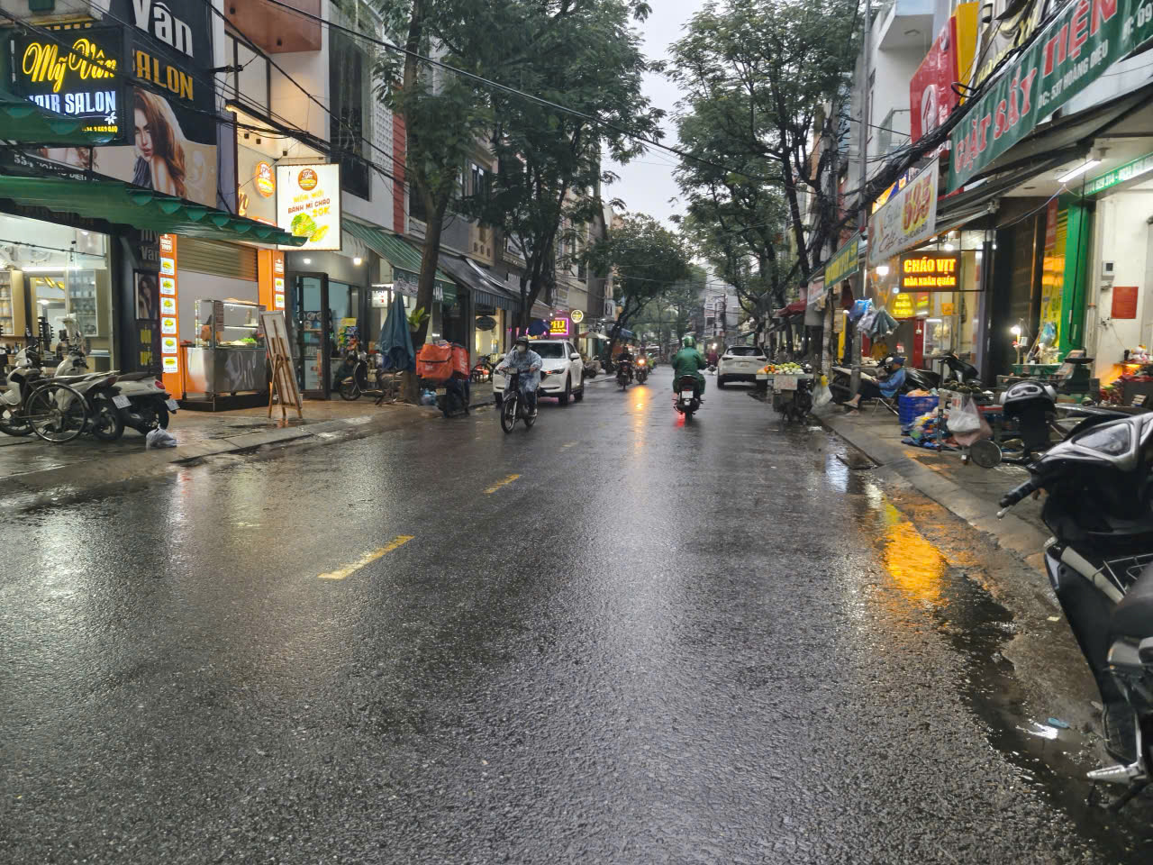 #  MT Hoàng Diệu 2 chiều, 75m2, ngang 4.8m, 2 tầng, KD cực tốt, 14.x tỷ