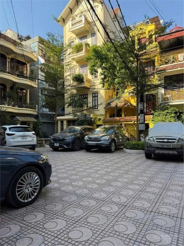 Chỉ 9.9 tỷ-35m x 5T-duy nhất 1 căn có thang máy-ở ngay-giá quá rẻ-Kim Mã, Ba Đình, HN