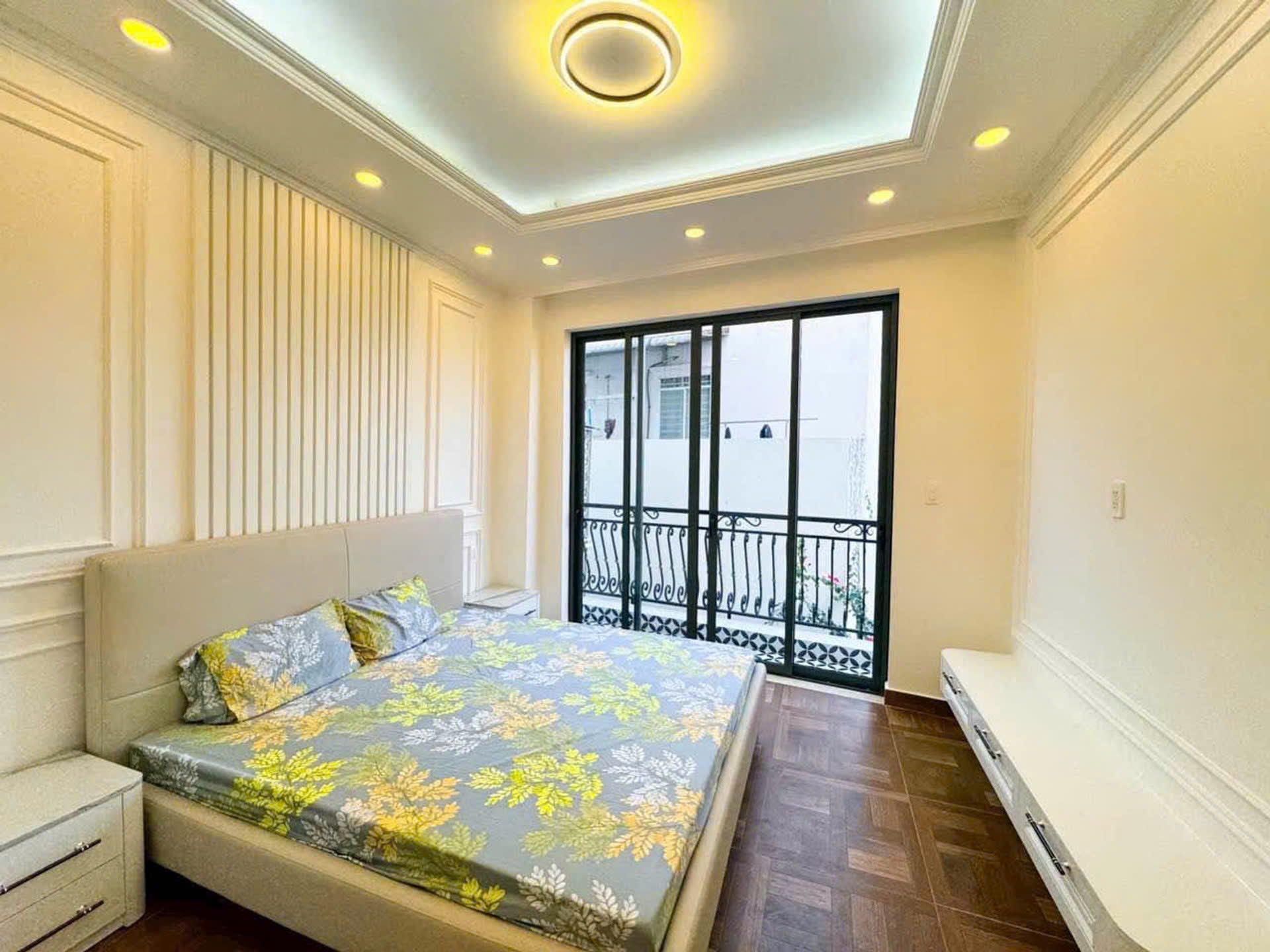 Bán nhà  biệt thự mini kế phú mỹ hưng Q7 
NGANG 8 dài 9.9  SIÊU SANG 
chỉ 8 đ