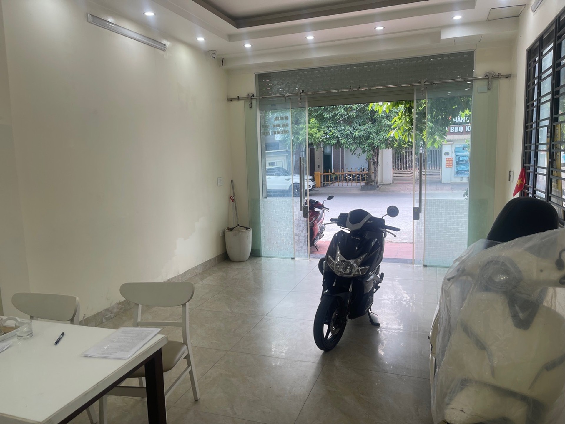 Nhà mặt đường Đỗ Chính - Lê Hồng Phong - 60m² x 5 tầng, dân xây kiên cố.