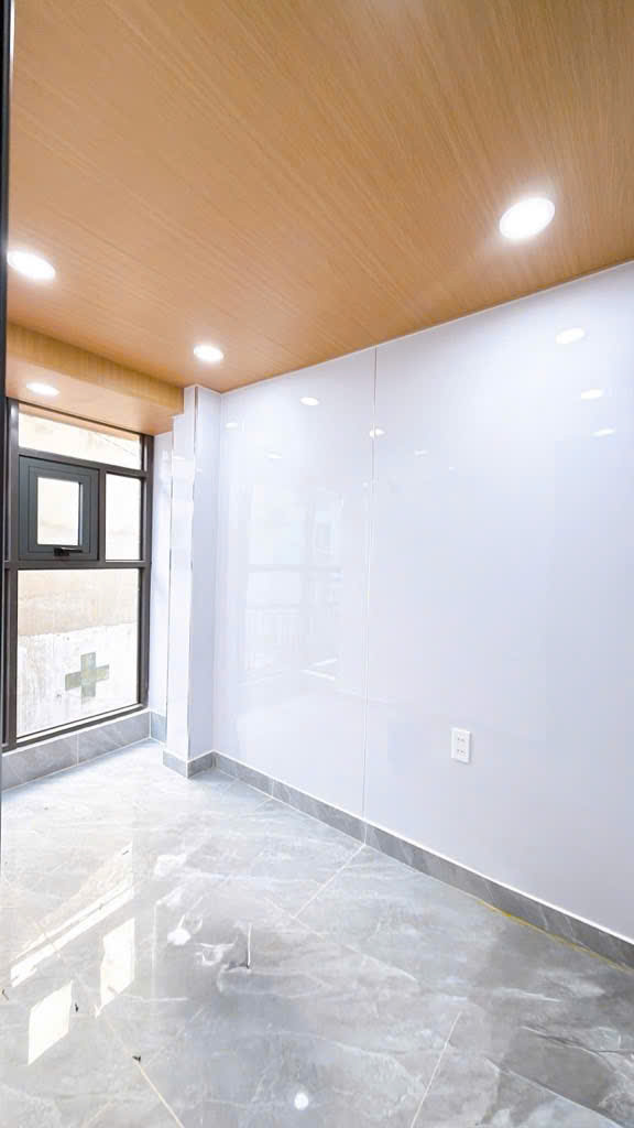 bán nhà sổ hồng riêng  Q4 DTSD 25 M2  CHỈ 1 TỶ