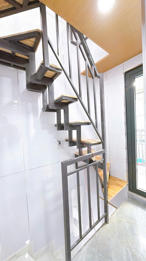 bán nhà sổ hồng riêng  Q4 DTSD 25 M2  CHỈ 1 TỶ-3