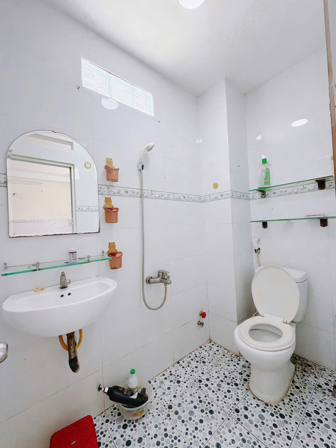 Bán nhà căn hộ dịch vụ 
Ngang 5 x 5.89 x nở 5.3 m
Đúc bê tông 5 tấm có dòng tiền thuê ổn định 25 triệu
