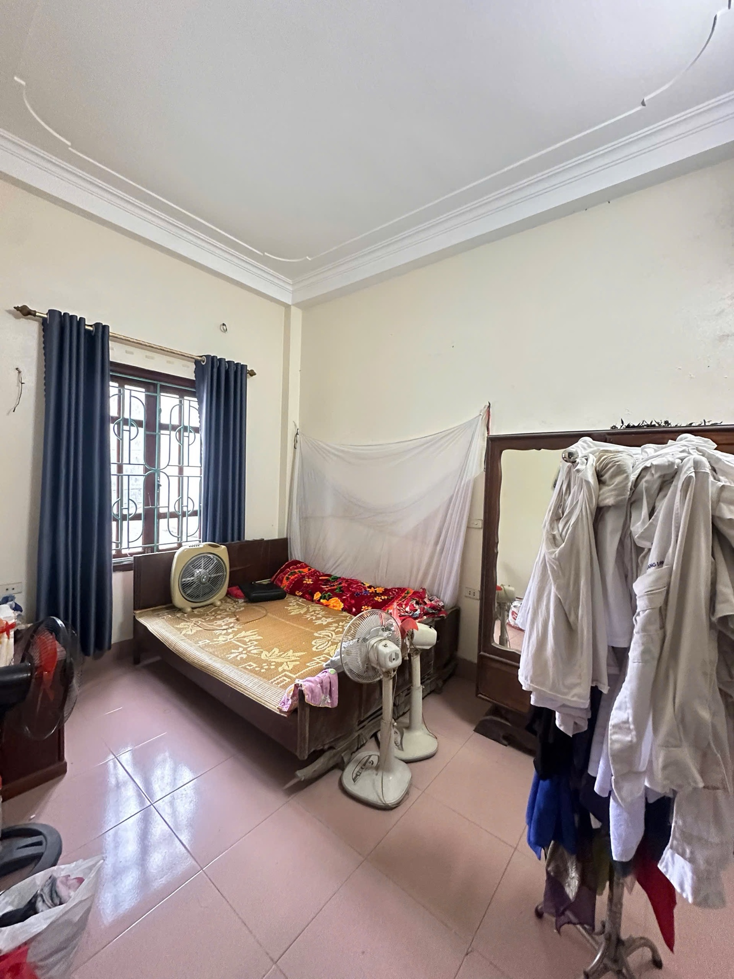 Hàng hiếm mặt đường Lý Sơn - Long Biên-1