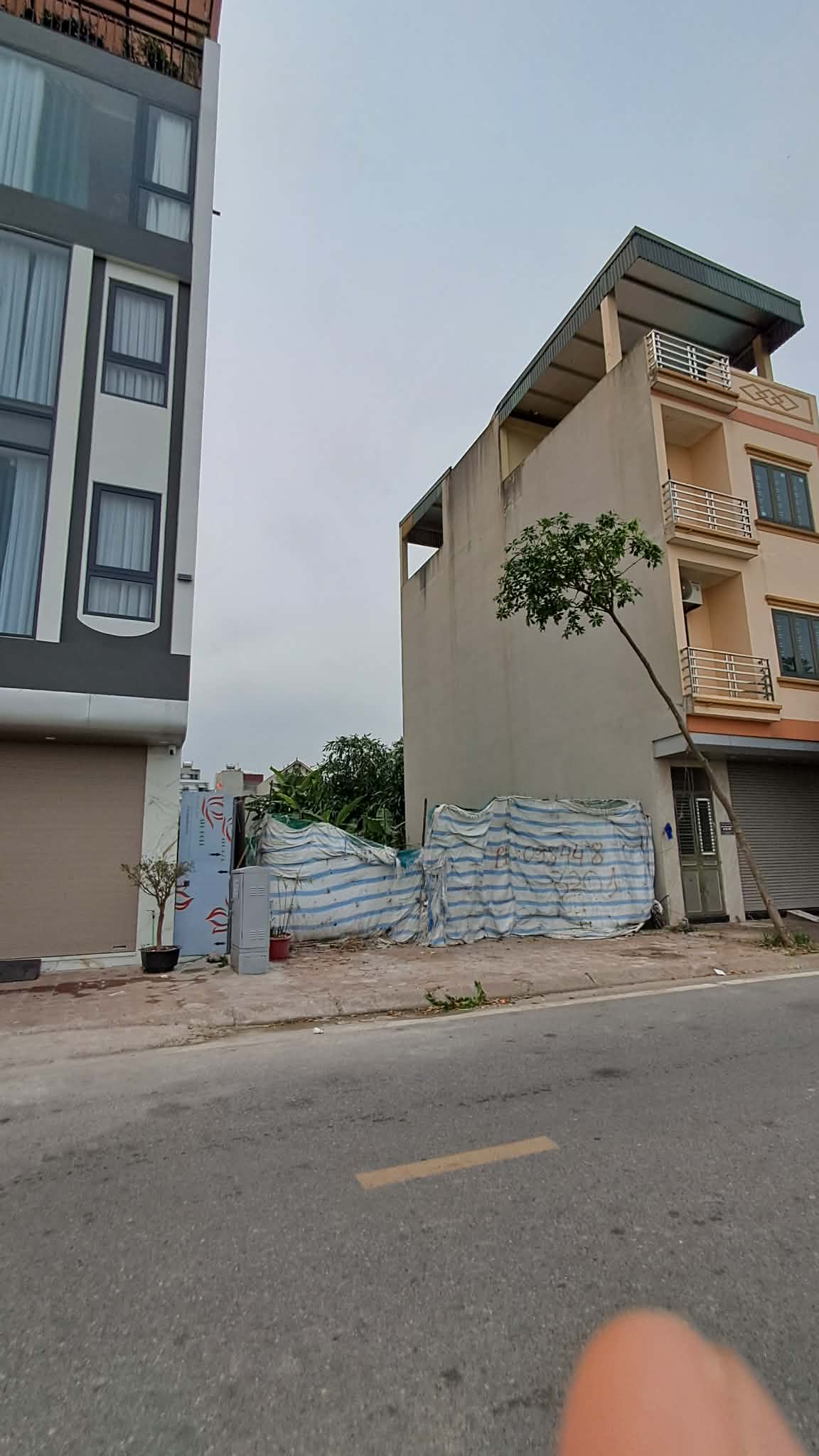 BÁN ĐẤT VIỆT HƯNG 90M2- MT 7.5M- MẶT PHỐ, VIEW CÔNG VIÊN- 2X Tỷ
