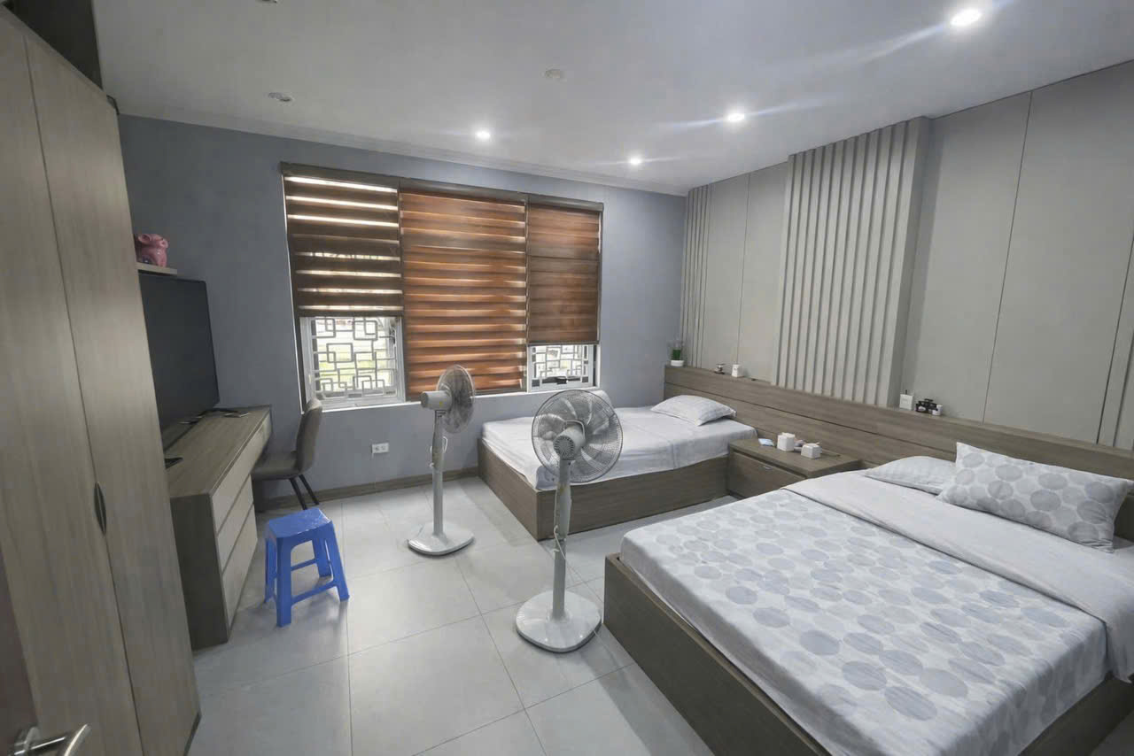 Giá tốt, Bán nhà phố Vĩnh Phúc, ô tô vào nhà, 60m, “mặt tiền rộng”, chỉ 21.5 tỷ