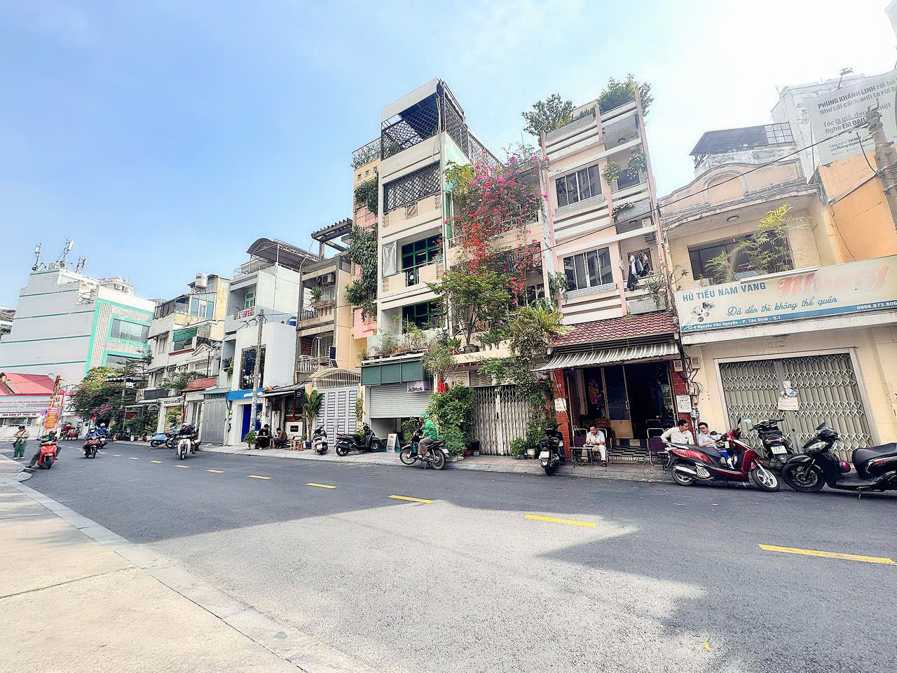 BÁN NHÀ 4 TẦNG CÓ THANG MÁY - MẶT TIỀN KD Đ.NGUYỄN VĂN NGUYỄN, TÂN ĐỊNH, QUẬN 1 - DT ĐẸP 4M*23M VUÔNG VỨC - HDT ĐỀU 50TR/TH - CHÍNH CHỦ 1 ĐỜI 0938676685 GIANG GIANG