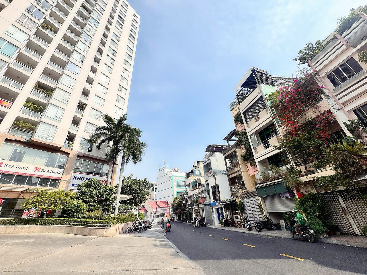 BÁN NHÀ 4 TẦNG CÓ THANG MÁY - MẶT TIỀN KD Đ.NGUYỄN VĂN NGUYỄN, TÂN ĐỊNH, QUẬN 1 - DT ĐẸP 4M*23M VUÔNG VỨC - HDT ĐỀU 50TR/TH - CHÍNH CHỦ 1 ĐỜI 0938676685 GIANG GIANG