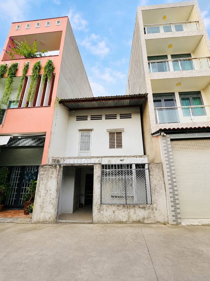BÁN ĐẤT TẶNG NHÀ 79M² NGAY PANDORA TRƯỜNG CHINH - ĐƯỜNG 8M - CHỈ 6.X TỶ-4