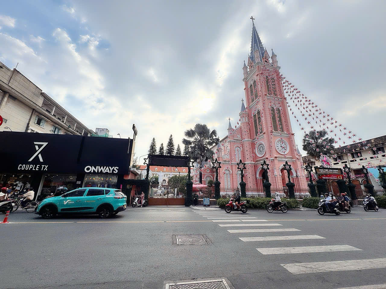 HIẾM - BÁN CHDV SẴN DÒNG TIỀN 680 TRIỆU/NĂM - MẶT TIỀN HXH Đ.HAI BÀ TRƯNG - VIEW TRỰC DIỆN NHÀ THỜ TÂN ĐỊNH NỔI TIẾNG - 0938676685 GẶP CHỦ