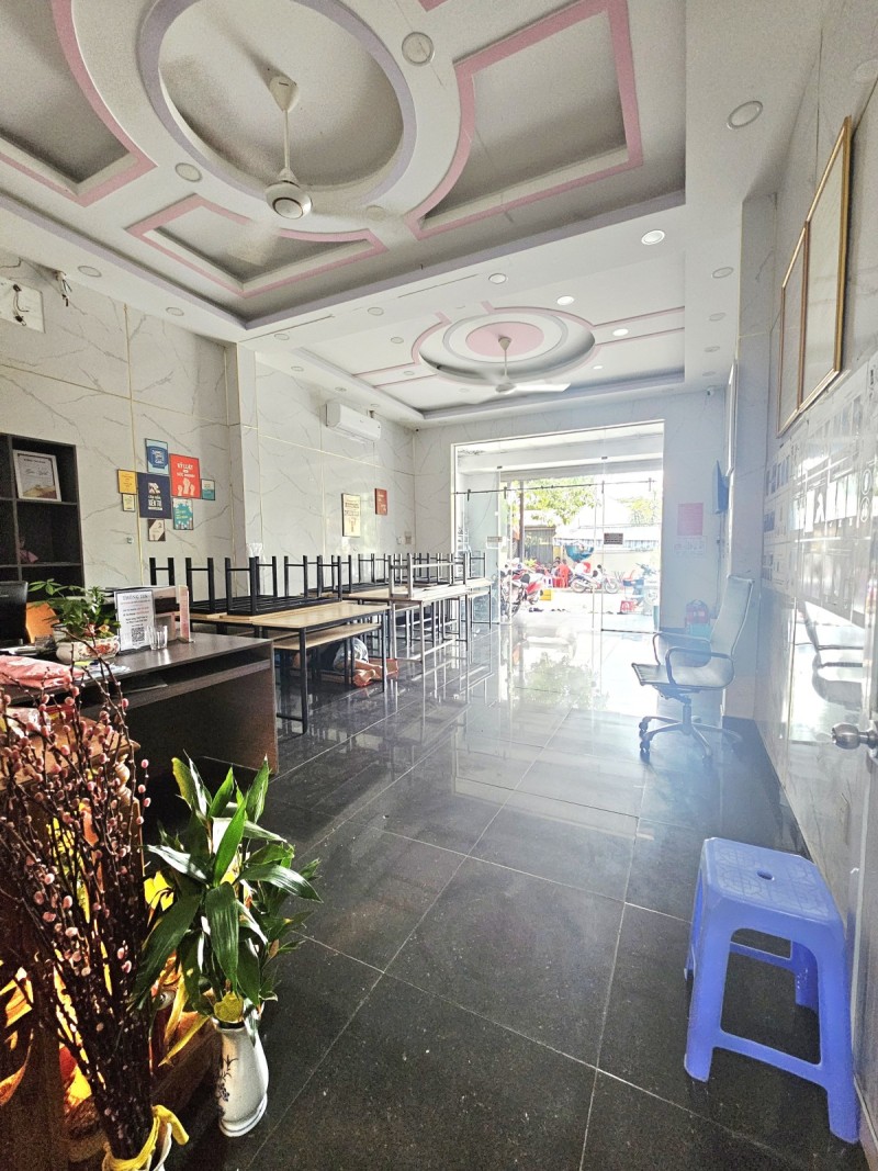 Bán nhà mặt phố đường số 10, Linh Trung, Thủ Đức, TP HCM. DT 90m2, 4 tầng, SHR. Giá 11,45 tỷ.