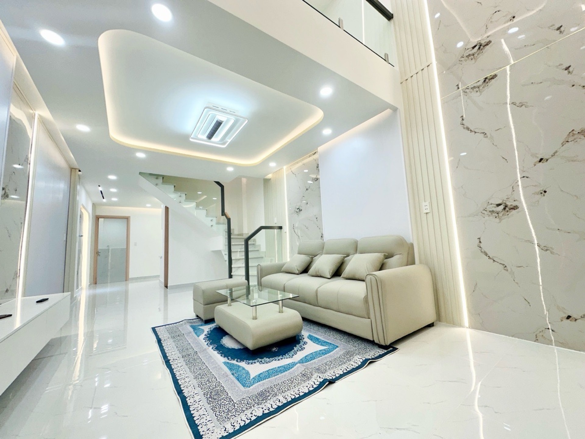 CHỦ ĐỊNH CƯ NƯỚC NGOÀI GỬI BÁN DÙM 62m2 ĐƯỜNG HUỲNH THIÊN LỘC CHỈ 6 ĐỒNG HƠN.