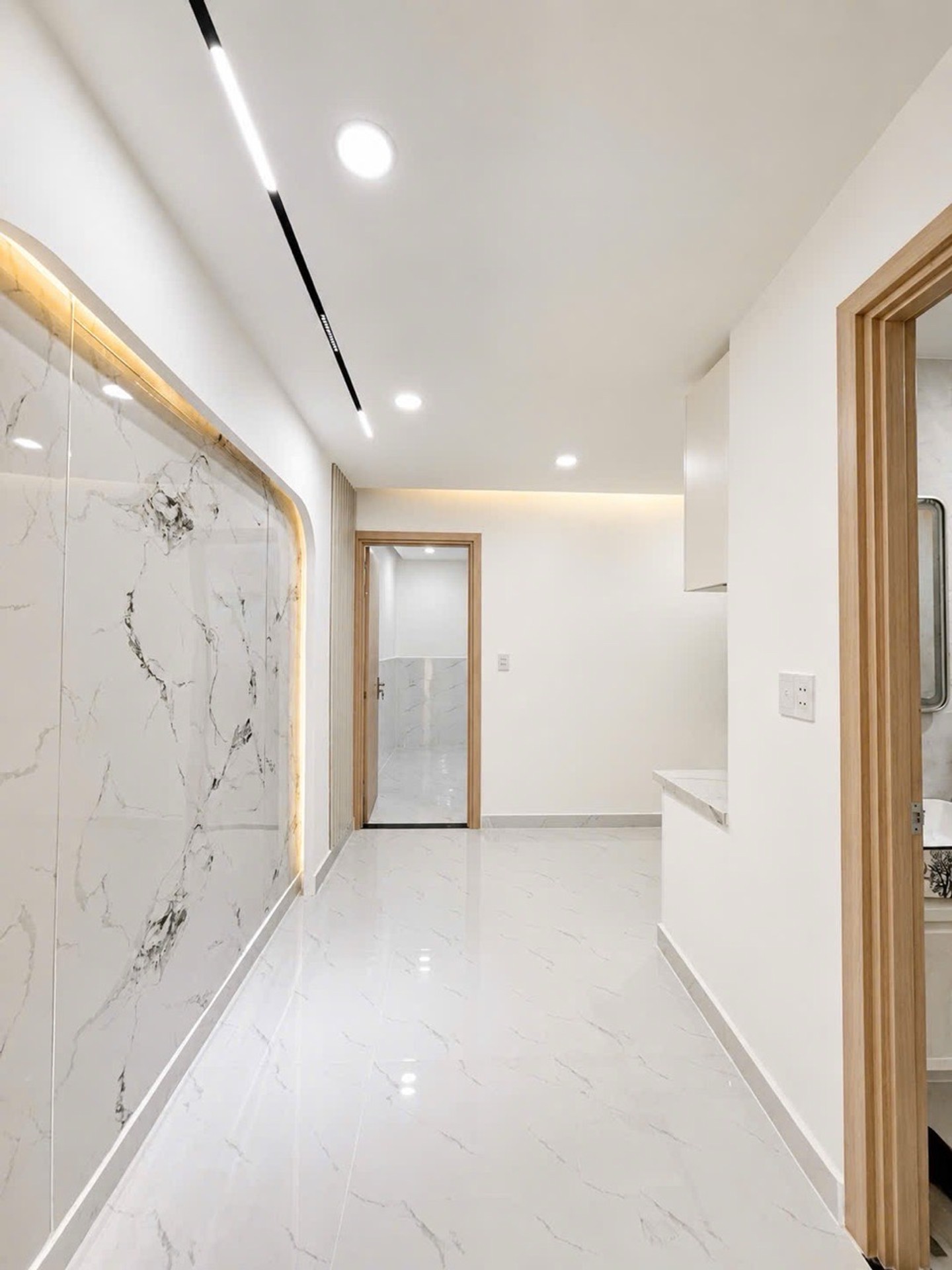 CHỦ ĐỊNH CƯ NƯỚC NGOÀI GỬI BÁN DÙM 62m2 ĐƯỜNG HUỲNH THIÊN LỘC CHỈ 6 ĐỒNG HƠN.
