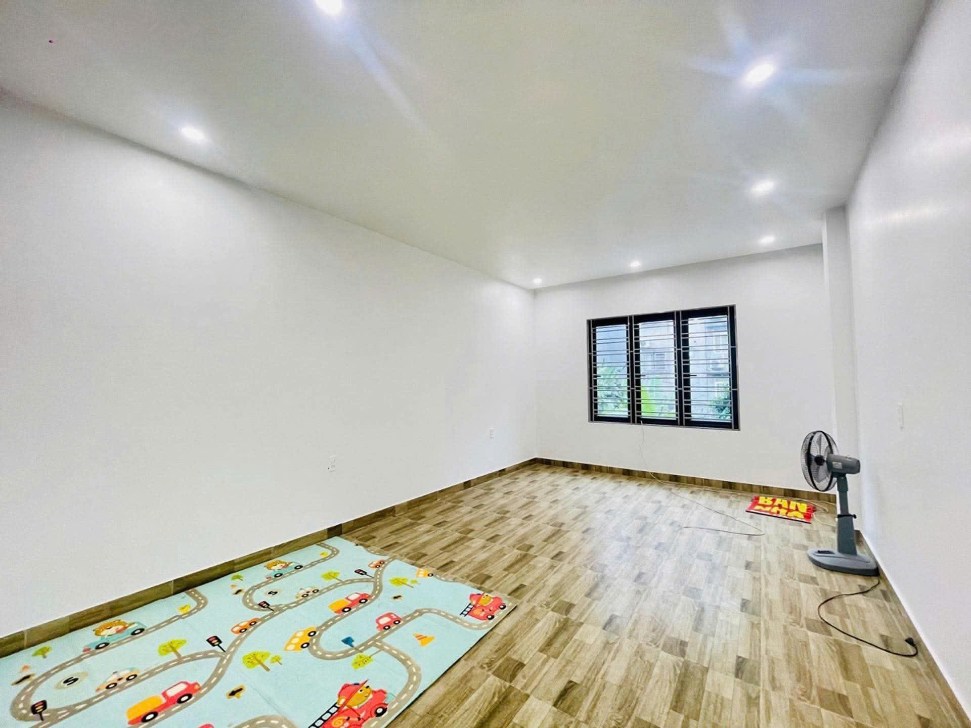 Bán nhà đường Phạm Nhữ Tăng, Thanh Khê - 3 tầng - giá nhỉnh 4 tỷ