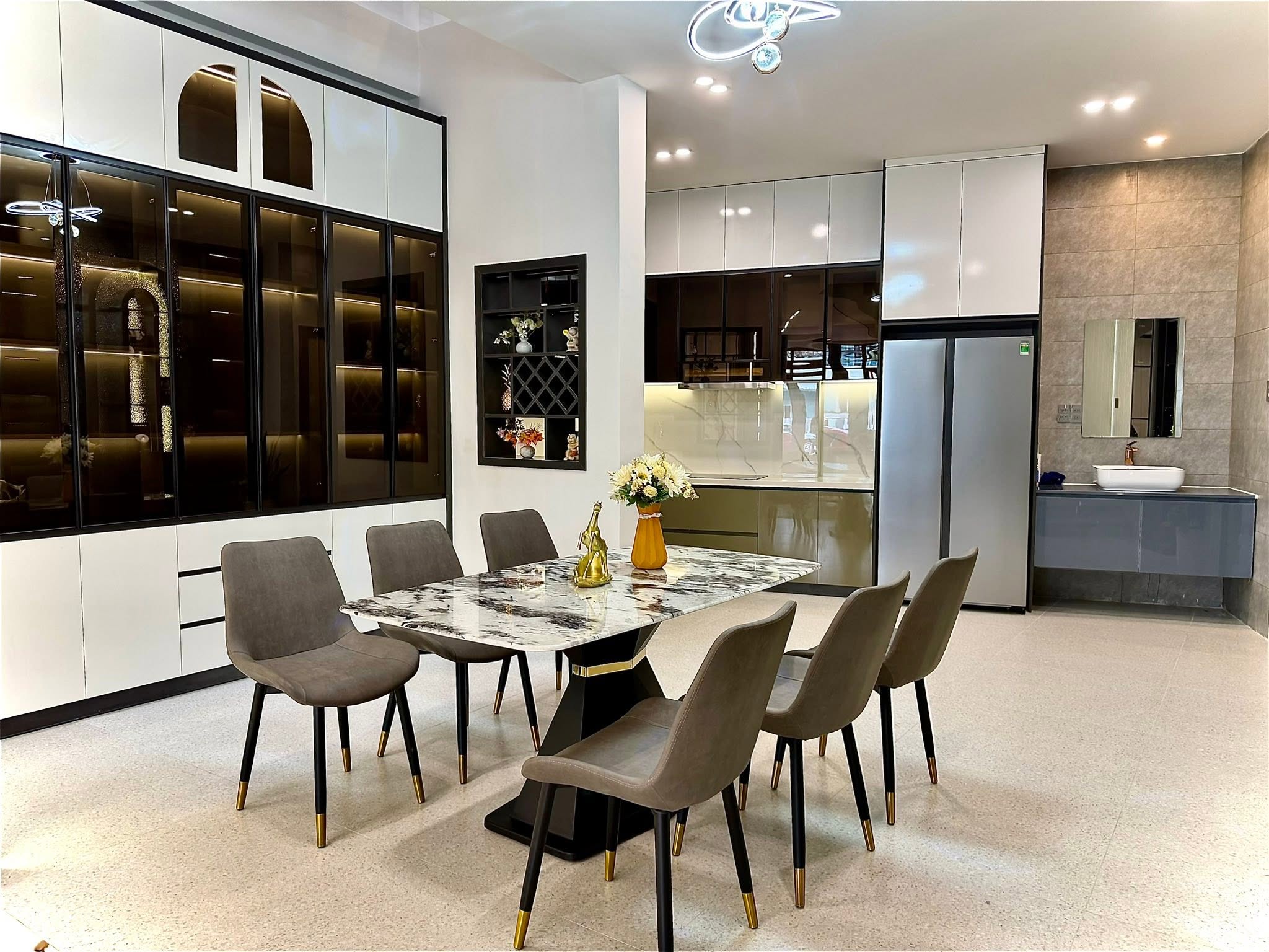♥ Mặt Tiền Nguyễn Hữu Thọ, Khu Bệnh Viện, 84m2 ngang 5.5m, 16.xx tỷ