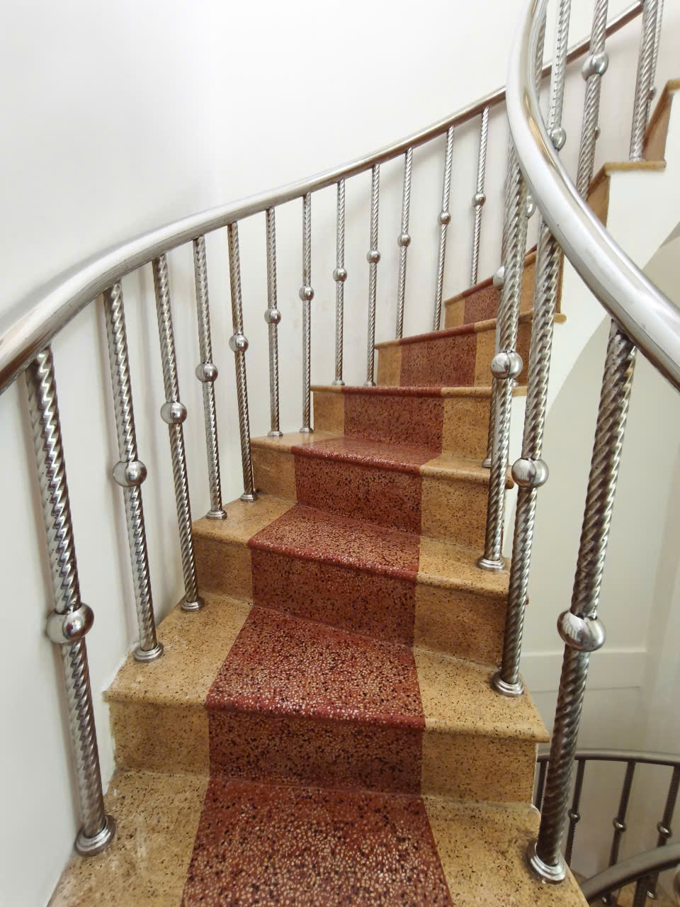 NHÀ ĐẸP LÊ THỊ BẠCH CÁT– QUẬN 11 – 42M2 - CHỈ 5.7 TỶ . LH:0775532337.