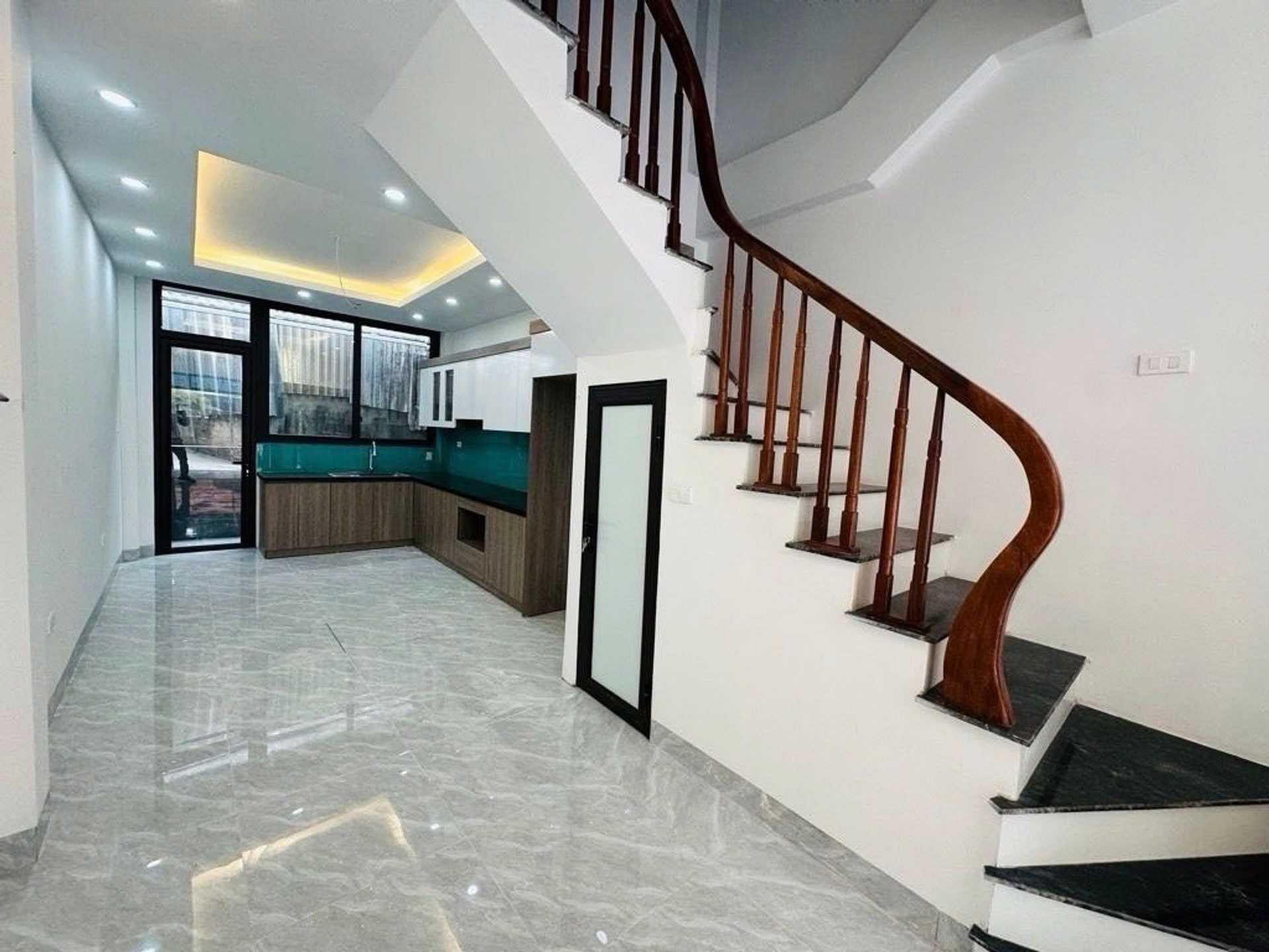 Bán nhà đẹp mặt đường Bãi Thụy, xã Đan Phượng - Đường ô tô tránh, phù hợp vừa ở vừa kinh doanh-1