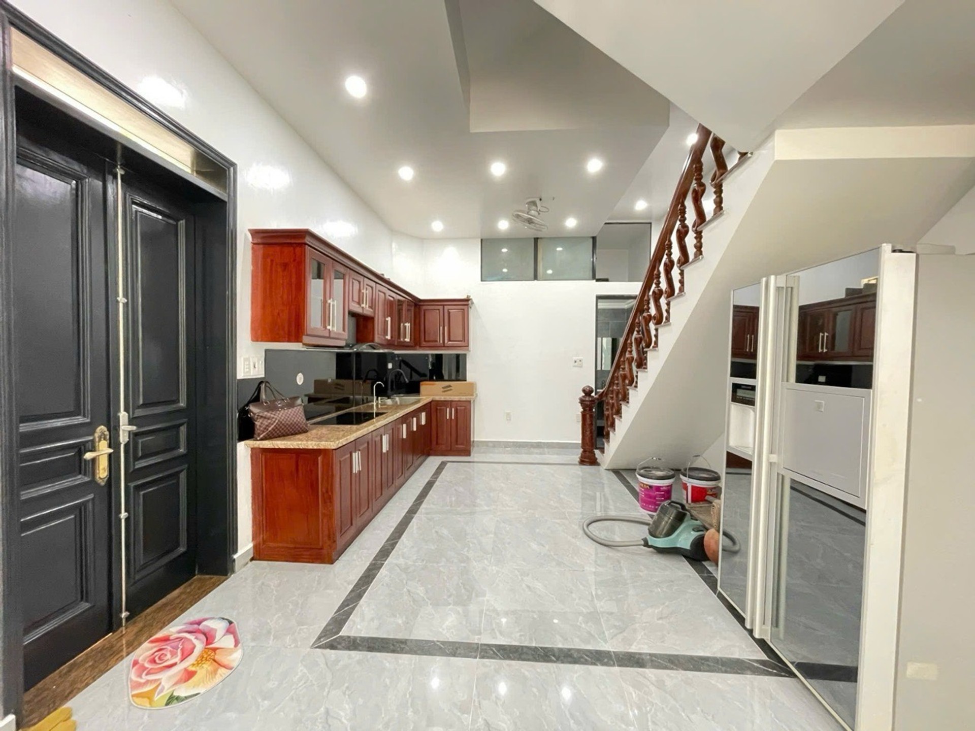 Căn góc hiếm giữa trung tâm Văn Cao – Dòng tiền sẵn 35 triệu/tháng.