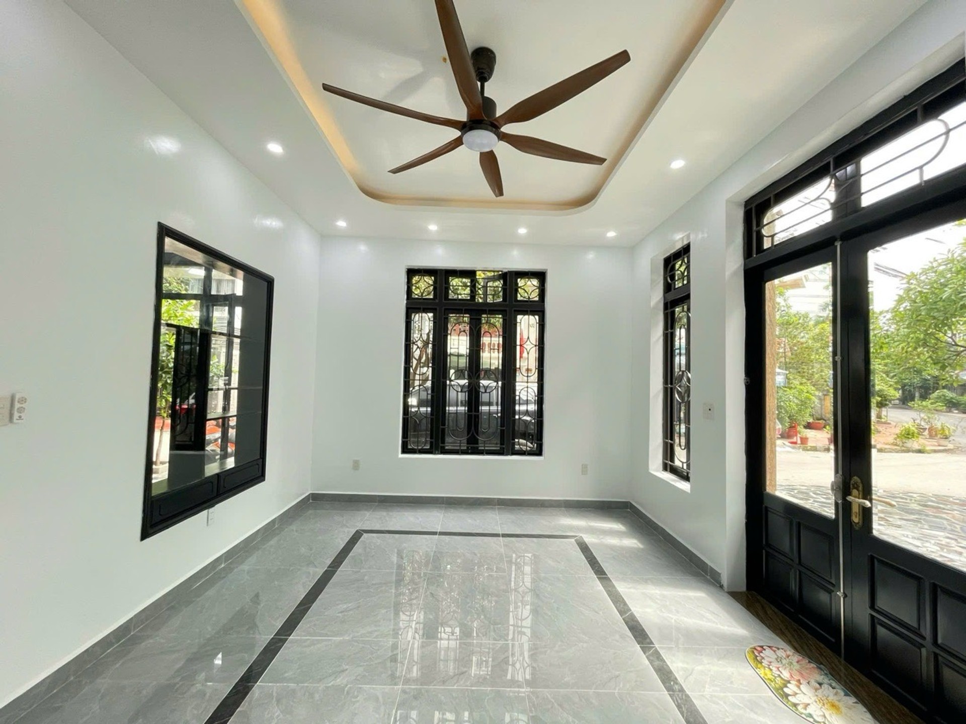 Căn góc hiếm giữa trung tâm Văn Cao – Dòng tiền sẵn 35 triệu/tháng.