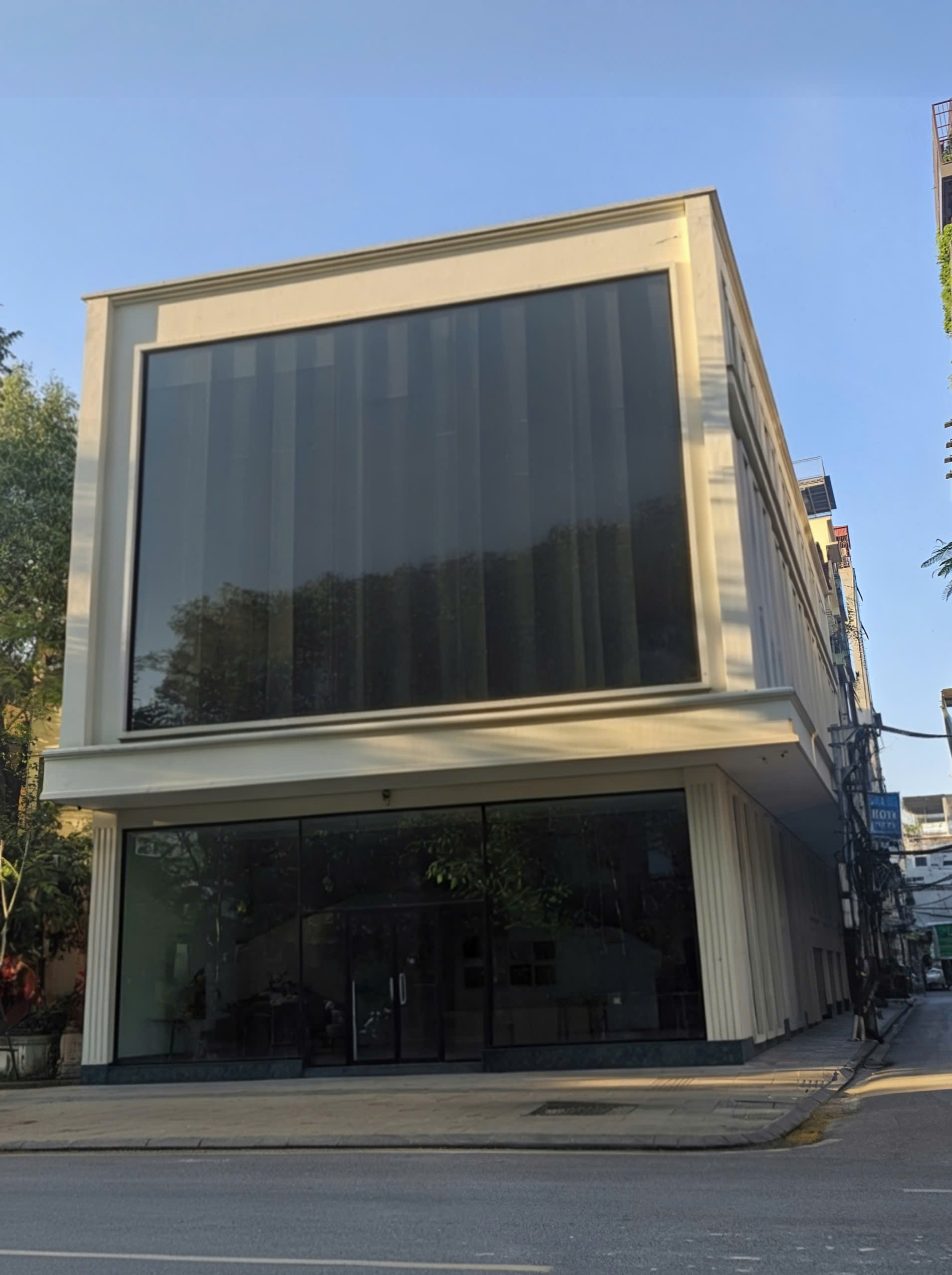 Cho thuê nhà, Nguyễn Khánh Toàn, Nguyễn Văn Huyên, 150m2x 3T -58 tr
