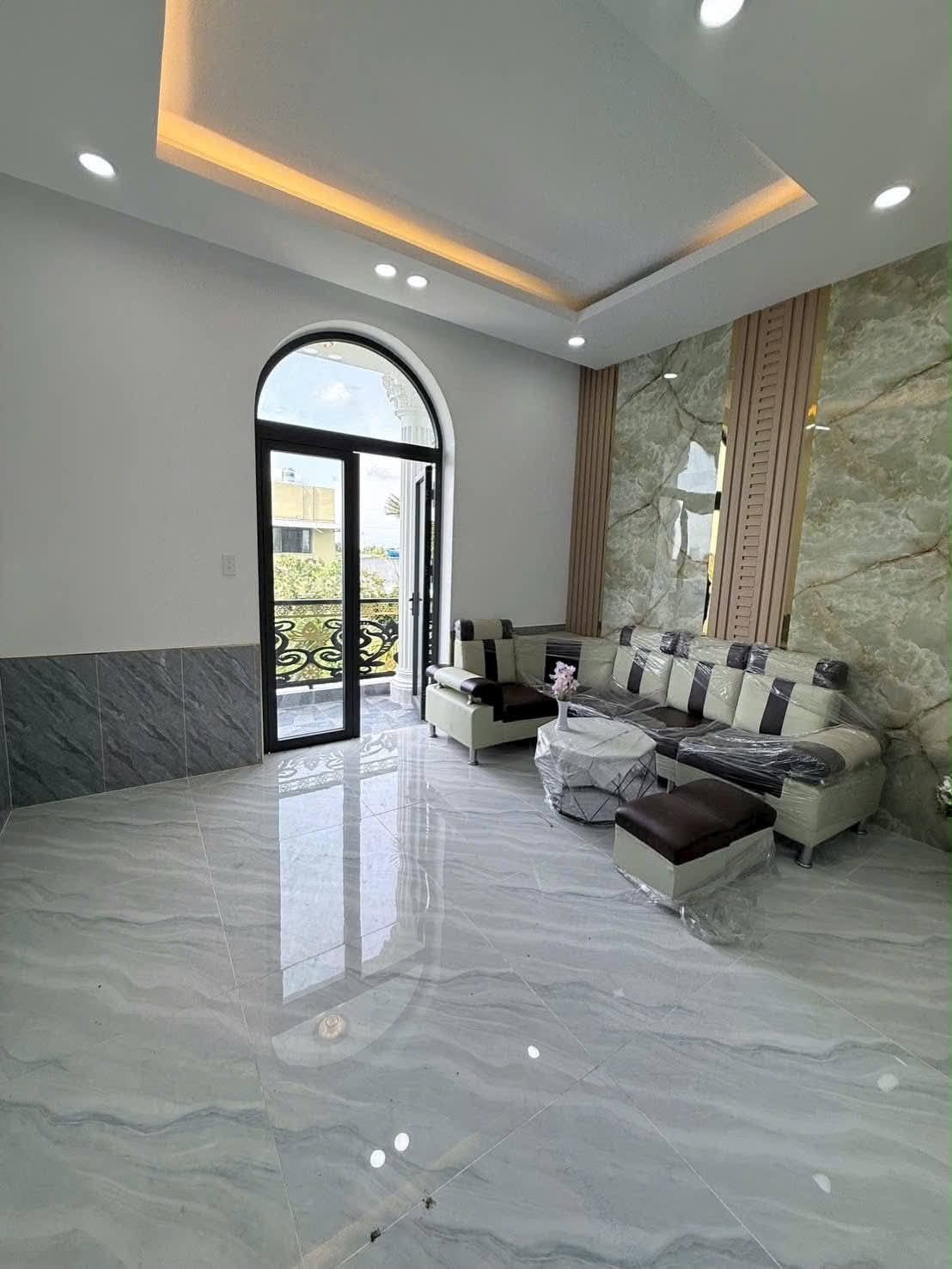 Vị trí đẹp, ngay sau lưng chợ Trung Thành, đối diện cổng KCN Cầu Tràm-3