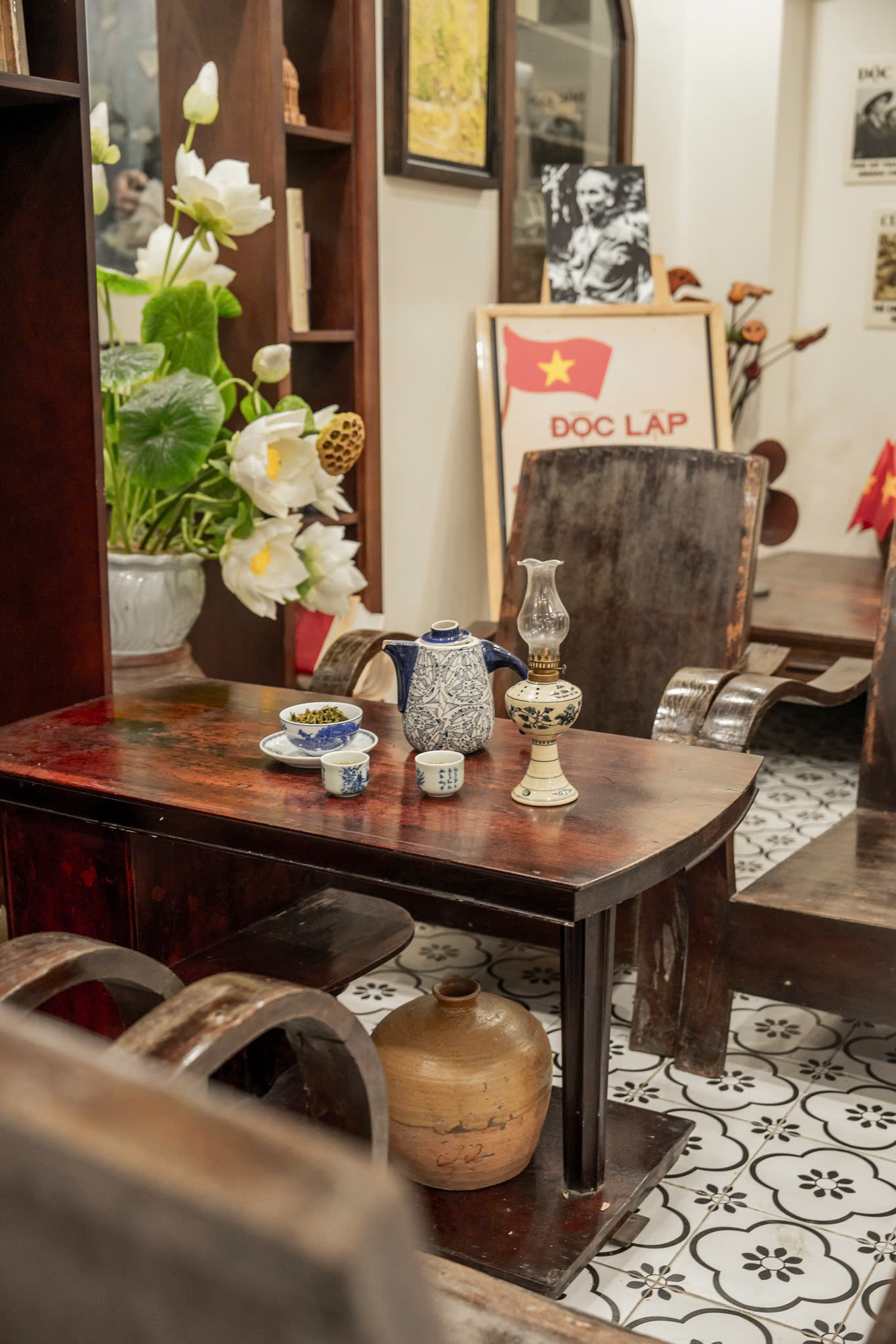 Bạn đang tìm một chỗ cafe yên tĩnh ở gần Hồ Gươm để gặp khách hàng, bàn chuyện công việc hoặc trao đổi với đối tác-2