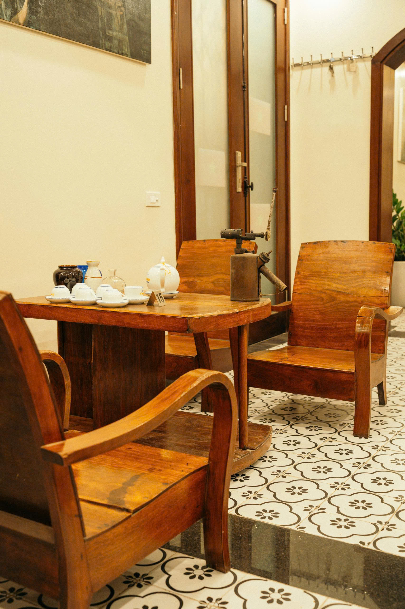 Bạn đang tìm một chỗ cafe yên tĩnh ở gần Hồ Gươm để gặp khách hàng, bàn chuyện công việc hoặc trao đổi với đối tác-3