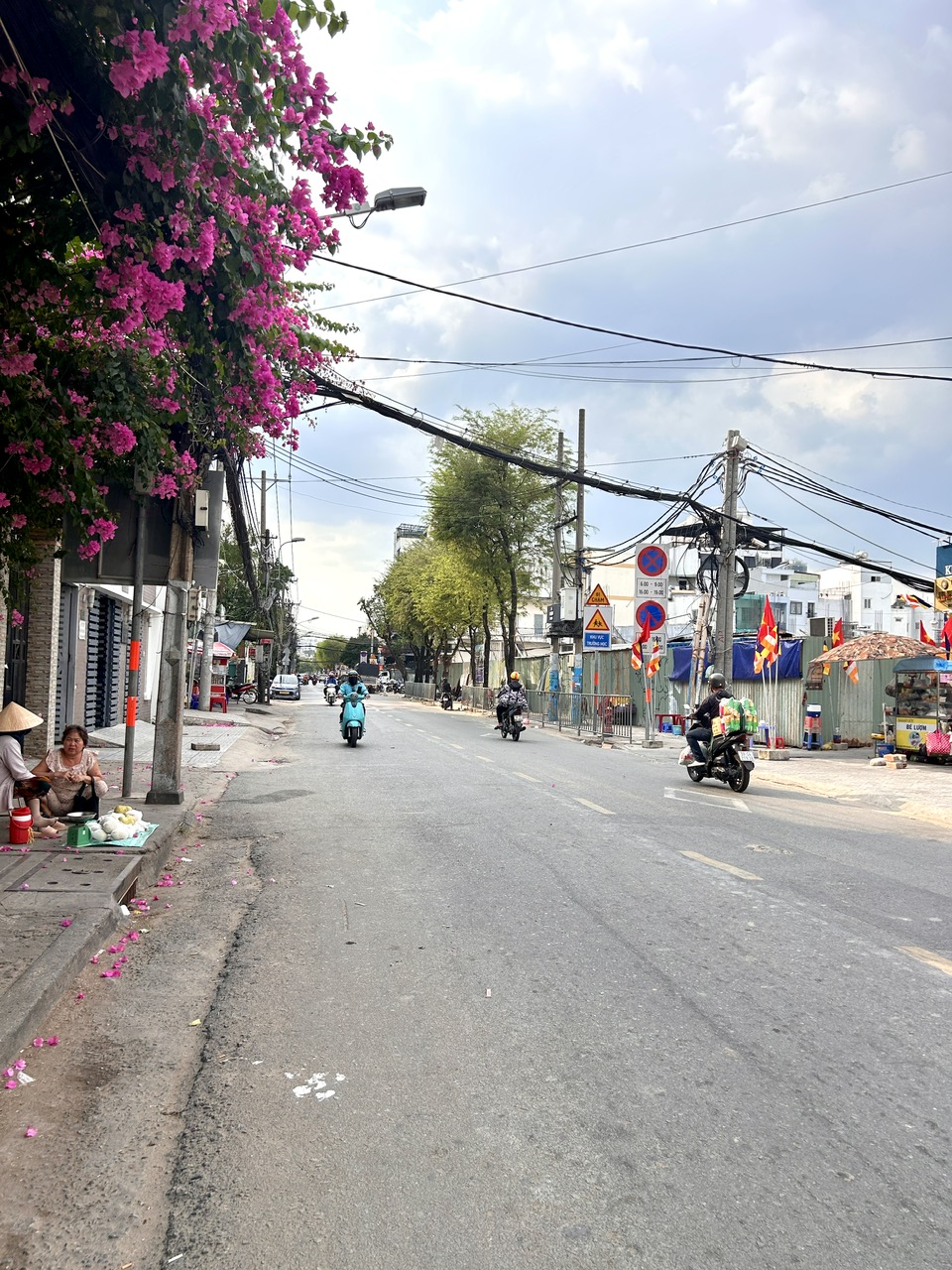 BÁN NHÀ ĐẸP HXH Đ.NGUYỄN KHOÁI- GIAO THƯƠNG BẾN VÂN ĐỒN VÀ TÔN THẤT THUYẾT- QUA Q1 Q8 ĐIỀU GẦN.