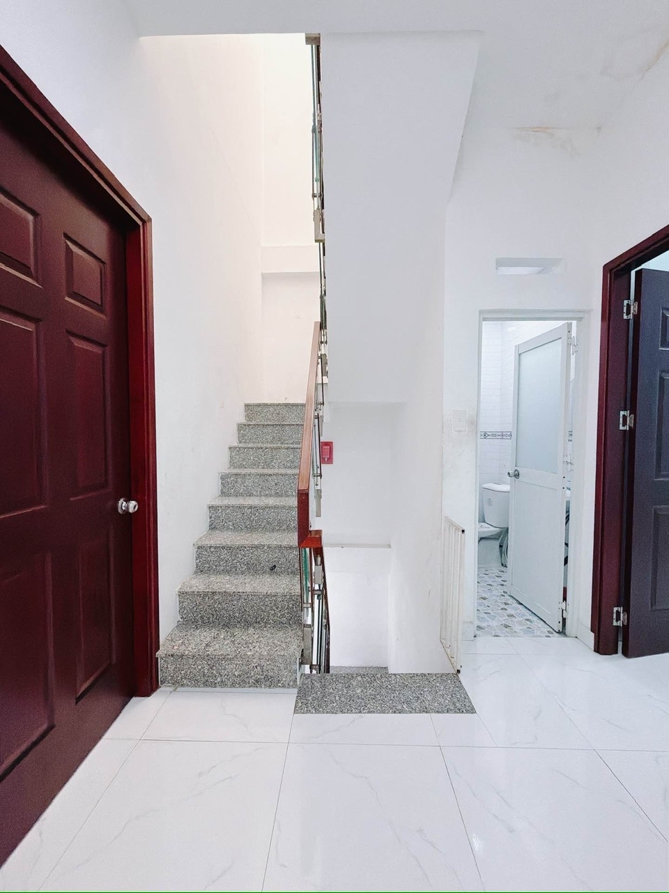 NHÀ BÁN 3 TẦNG- DTS 100M2- NGANG 5M- Đ.ĐOÀN VĂN BƠ- RA NGAY KHU ẲM THỰC VĨNH KHÁNH- HOÀNG DIỆU- GẦN TRƯỜNG ĐH NGUYỄN TẤT THÀNH.-4
