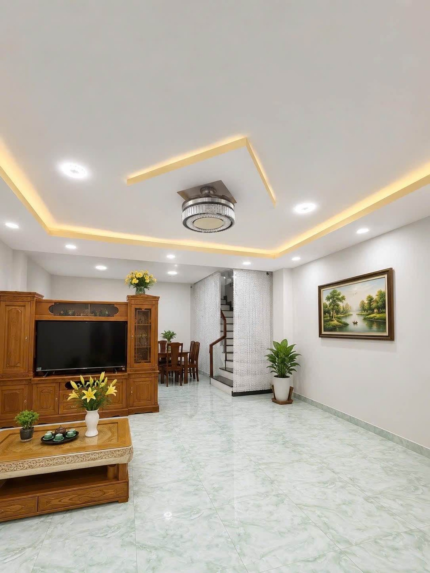 Mặt Tiền  Huỳnh  Văn  Chính Gần Chợ  Tiện Kinh Doanh  Ngang  5m Hiếm Có 2 Tầng Nhỉnh 7 Tỷ