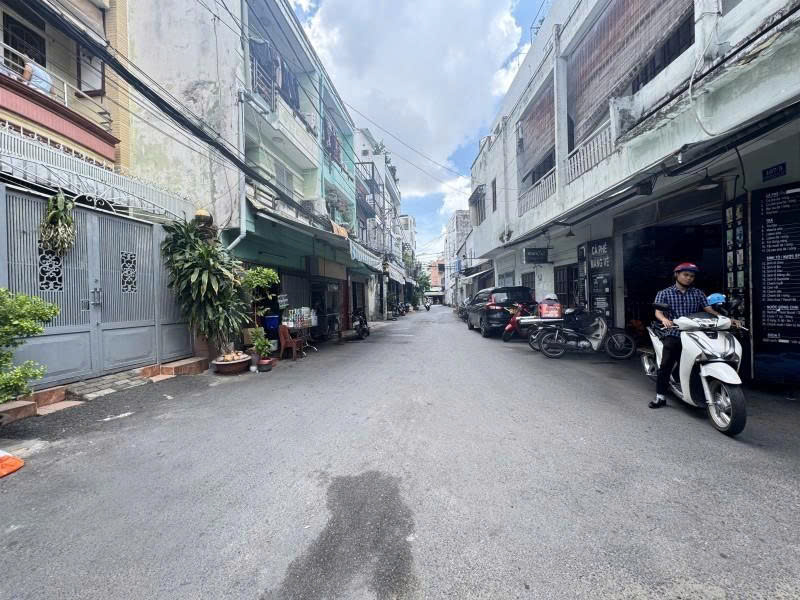 Bán nhà HXH 10m Ni Sư Huỳnh Liên - gần Đồng Đen, 4x23m, 5 Tầng - 5PN, 14,9 tỷ.