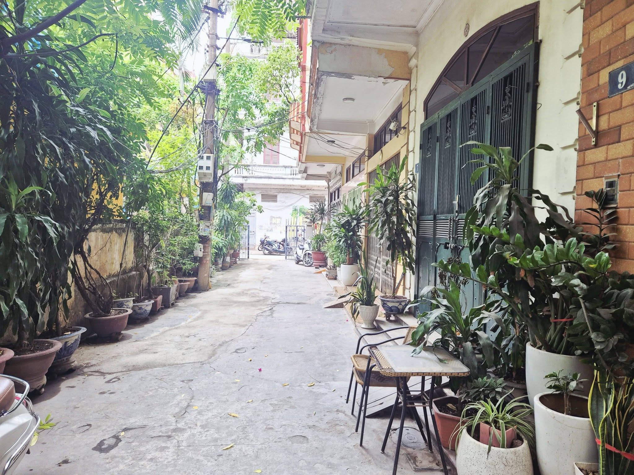 Nguyễn Văn Cừ ô tô lùi cửa 9 tỷ 50m gần sát phố,Long biên sổ đỏ