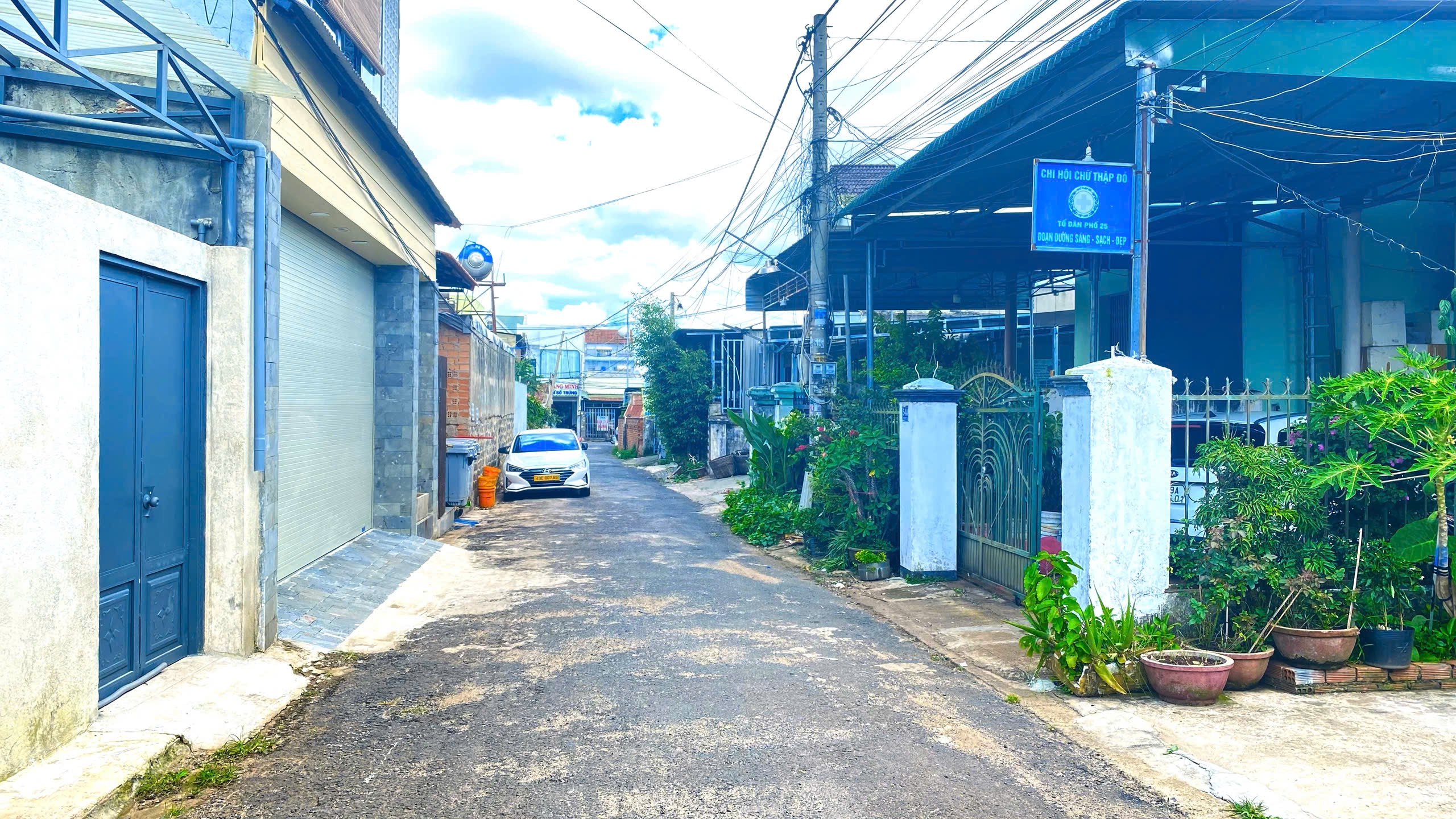 Bán nhà kèm 10 phòng trọ, mặt tiền trung tâm đức trọng, lâm đông