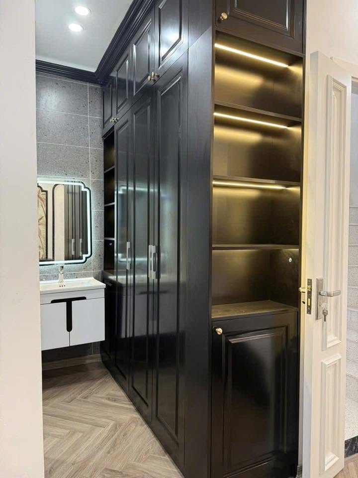 (Chính chủ) bán nhà Phó Đức Chính, 5 tầng, mặt tiền 5.1m, 32m2, 11.5 tỉ, KD đỉnh