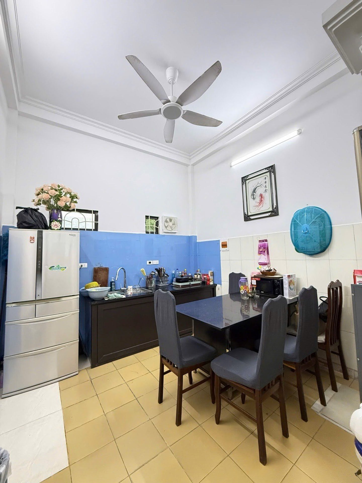 Bán nhà Hoa Lư, 30m2, 4 tầng, mặt tiền 4.2m, 9.4 tỉ, ngõ rộng xe máy quay đầu