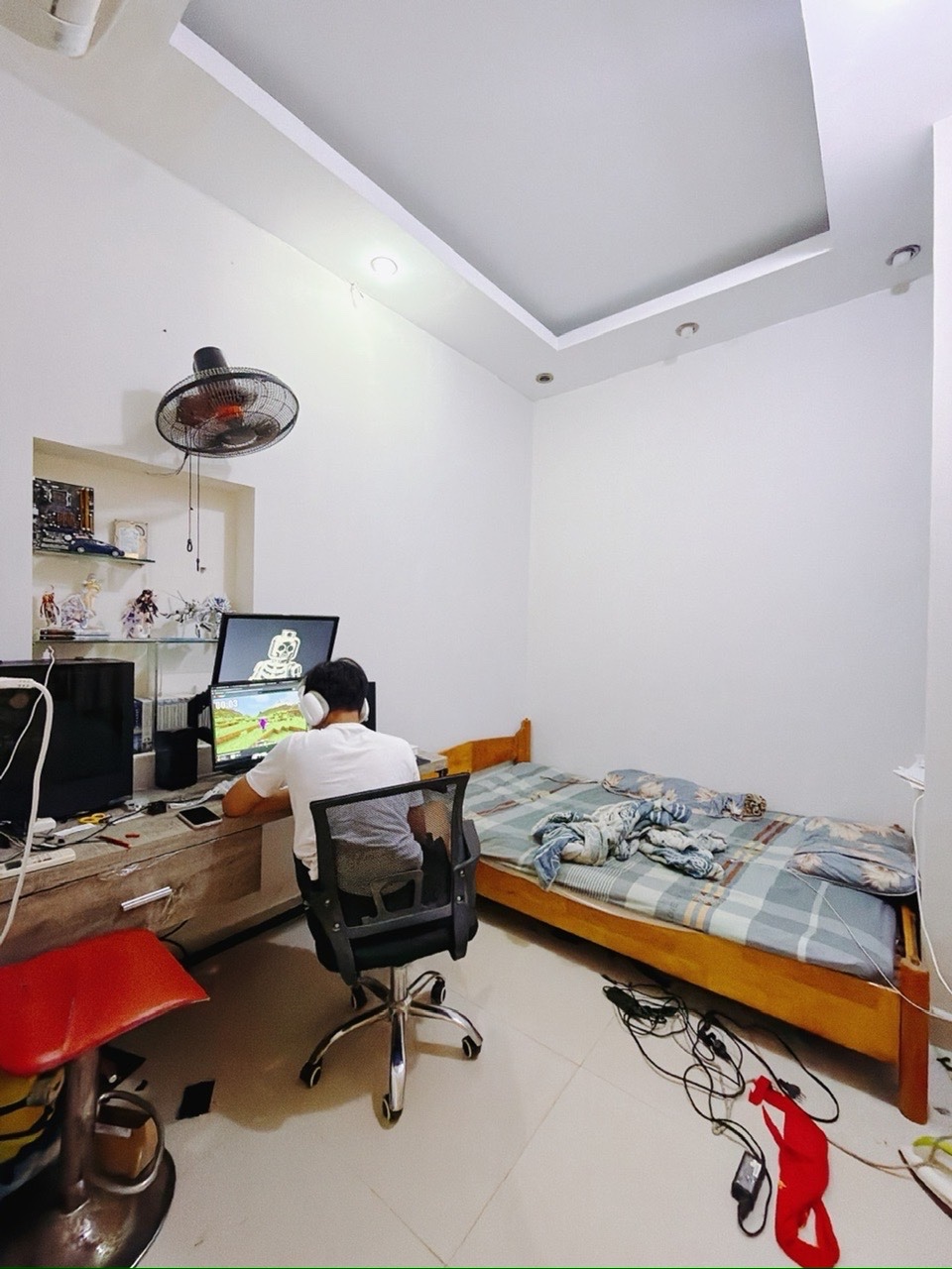 BÁN NHÀ 38M2 CHỈ 5.8T- Đ.ĐOÀN VĂN BƠ- GẦN NGAY CHỢ 200 Đ.XÓM CHIẾU- RA Đ.TÔN ĐẢN- VĨNH KHÁNH- HOÀNG DIỆU- NGUYỄN TẤT THÀNH.