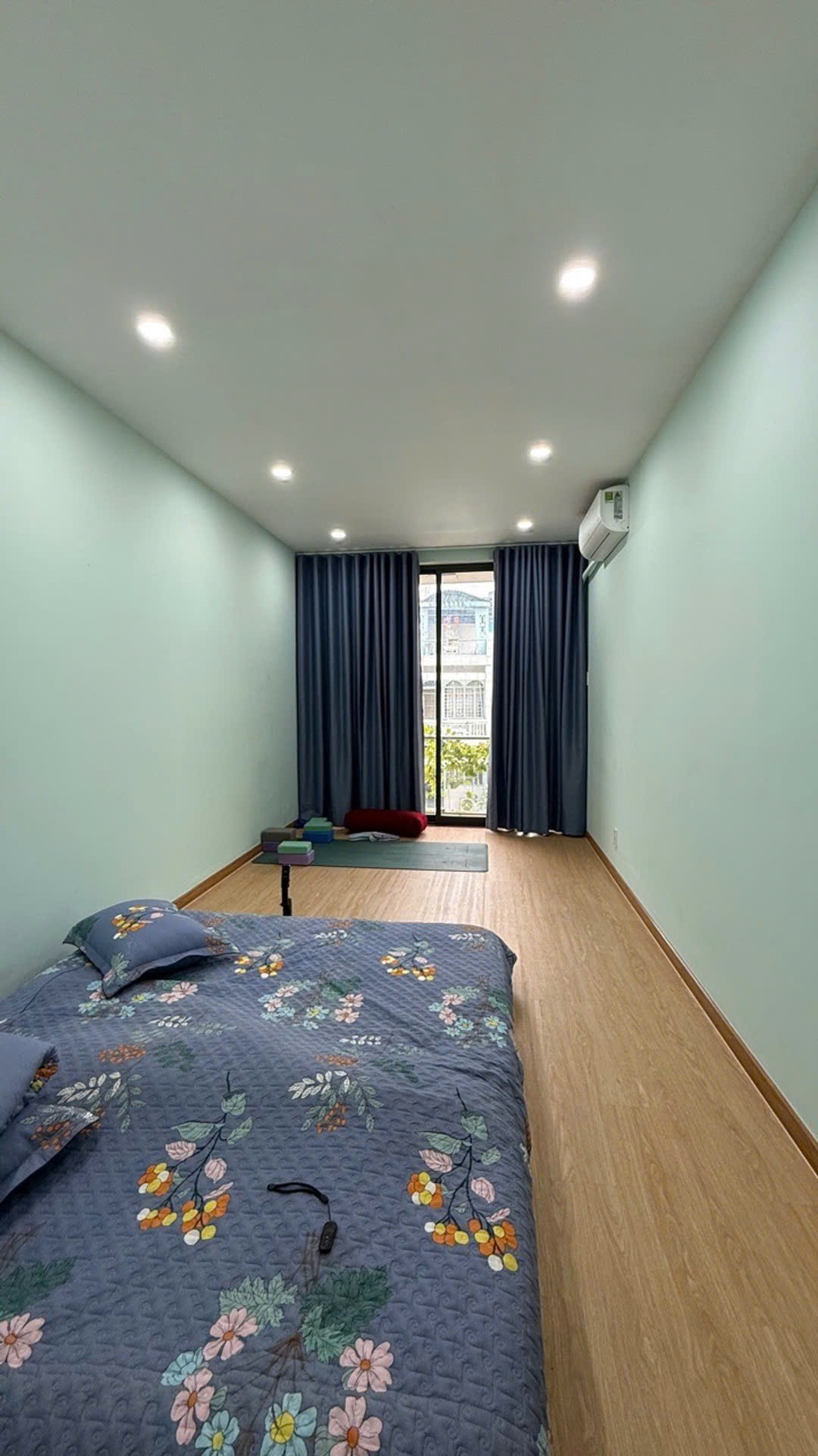 bán nhà hẻm xe tang  nhà mới sos gấp bán q4 
4  tấm rẻ bèo-4