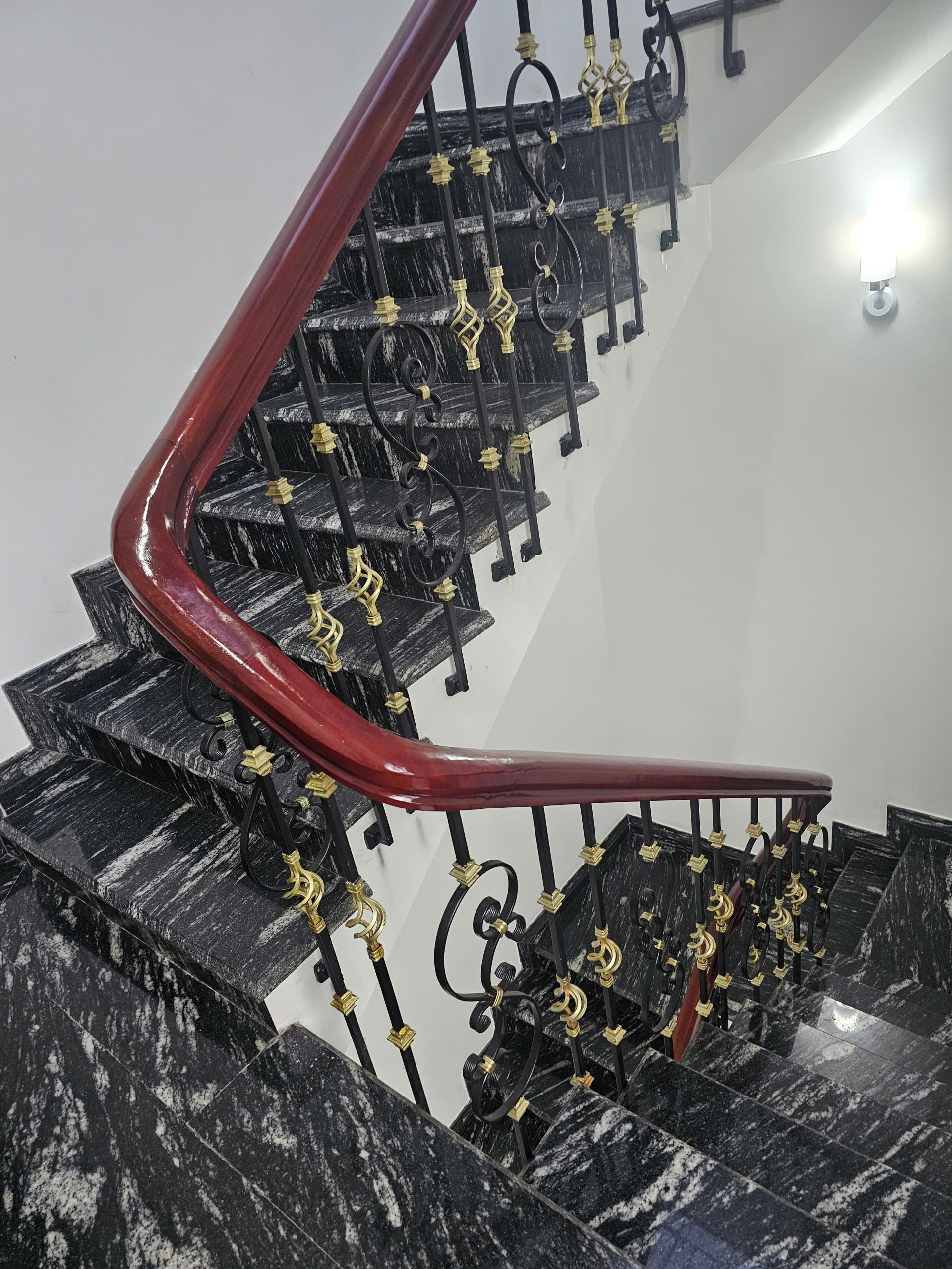 Nhà mình cho thuê nhà, 154m2- 9T, Đào Duy Từ, Mã Mây, Hàng Bạc -63 tr