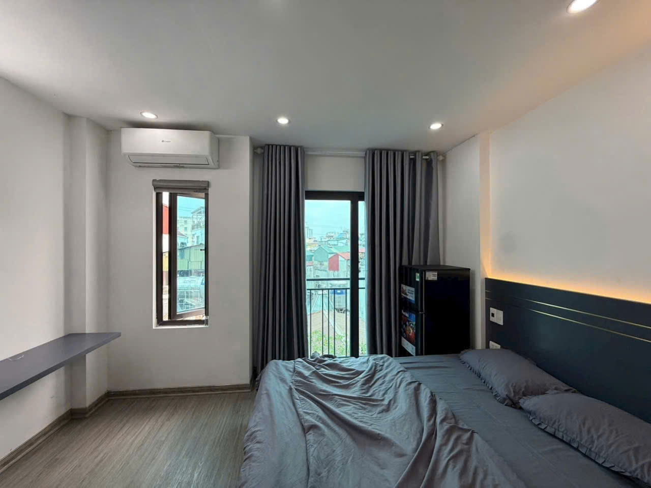 Bán nhà tam trinh 6 tầng long lanh 2 mặt ngõ cách phố 90M hoàng mai