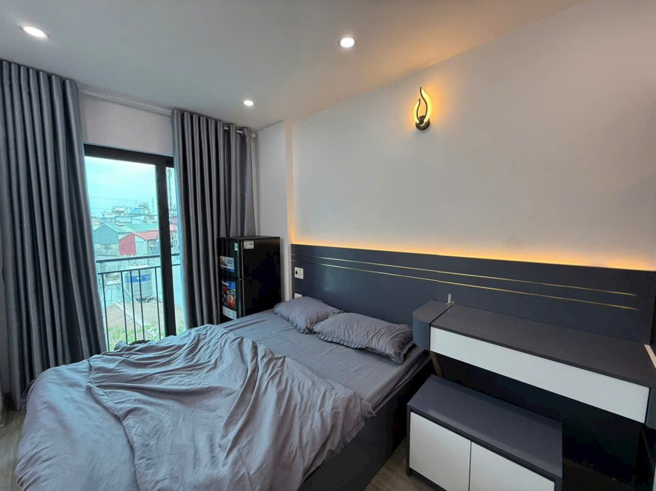 Bán nhà tam trinh 6 tầng long lanh 2 mặt ngõ cách phố 90M hoàng mai